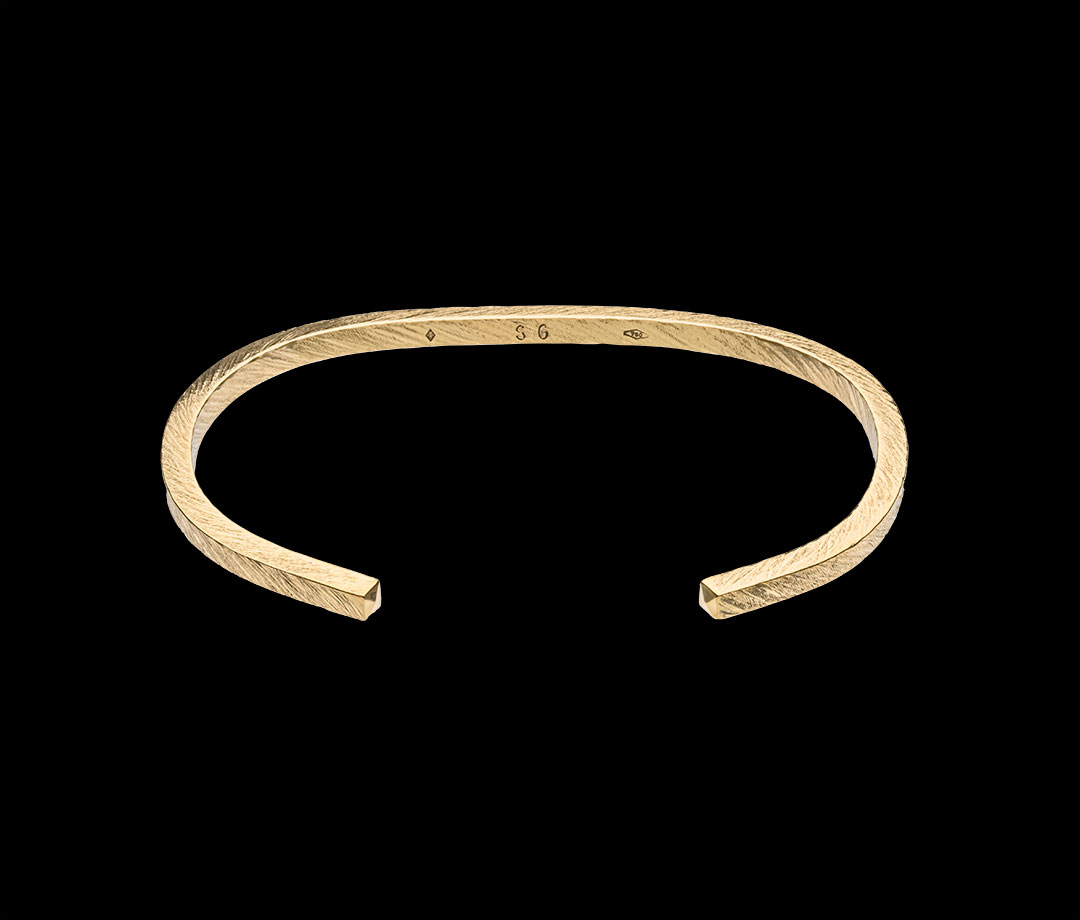 Sloppy square bracelet in 18k gold